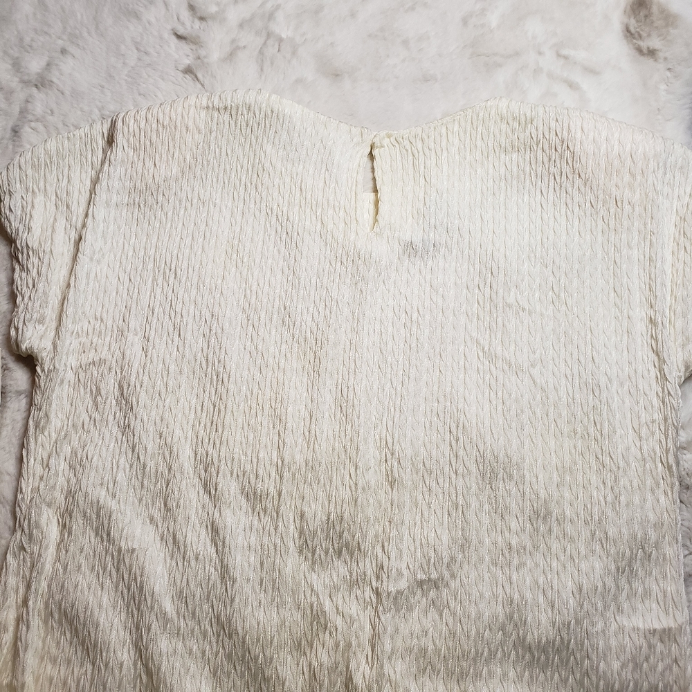 HK Collectible Blouse - Picture 3 of 6